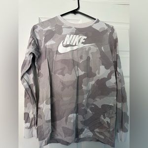 Boys Nike Long Sleeve XL shirt
